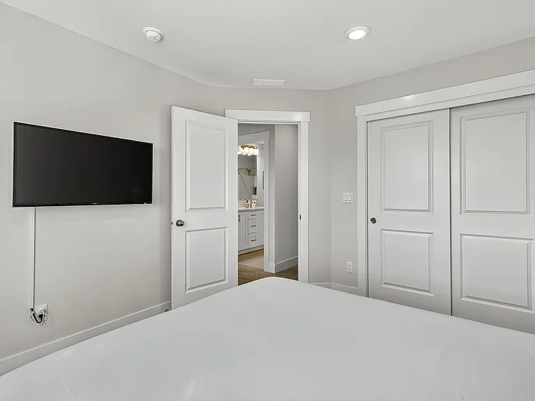 12705 SW Pyramid Ter — Photo 45
