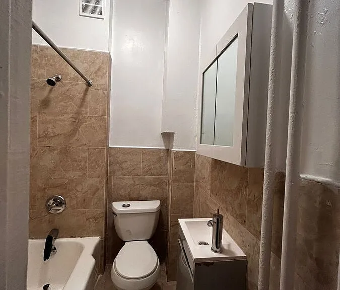 53 Maple St — Photo 4