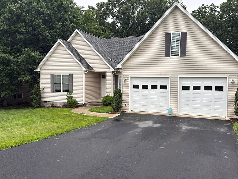 6729 Bradley Rd — Photo 2