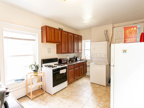 3rd image of 2231 N Kedzie Blvd #2