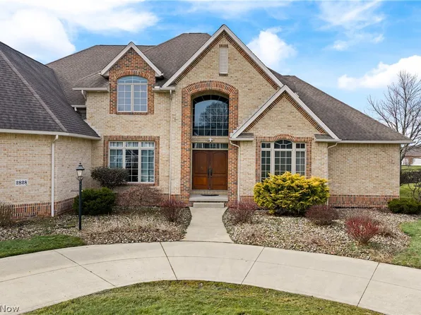2828 Steelwood Cir, Akron, OH 44312