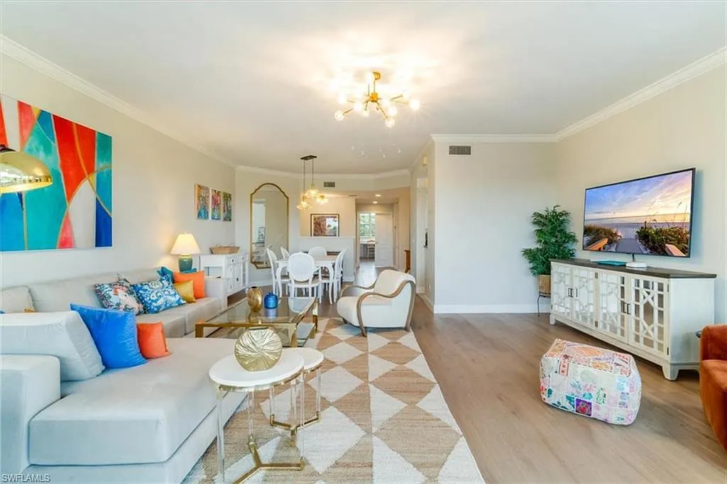 3 bed, 2.0 bath, 2111 sqft, $12,000 — Photo 2
