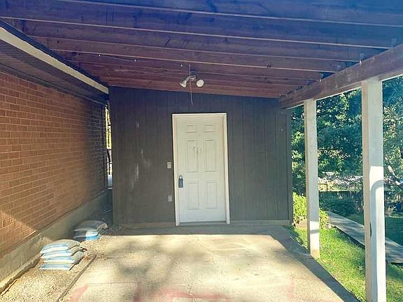 2nd image of 1915 Gunston Pl