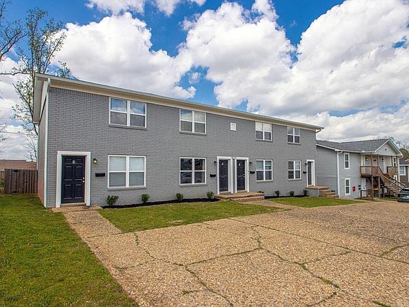 3rd image of 1820 Sanford Dr