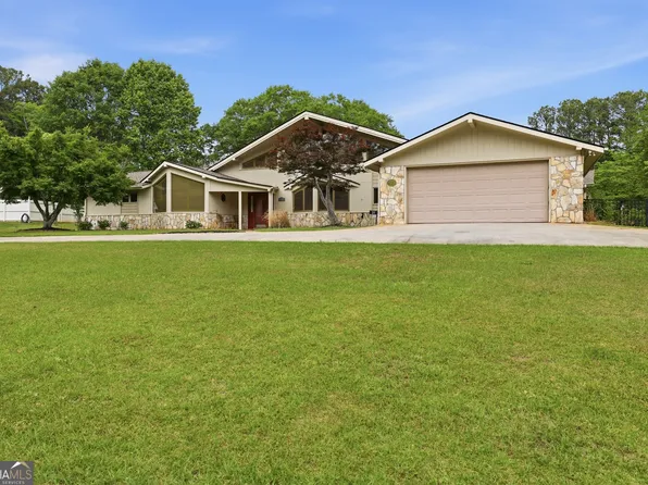 31 Addington Ct, Toccoa, GA 30577