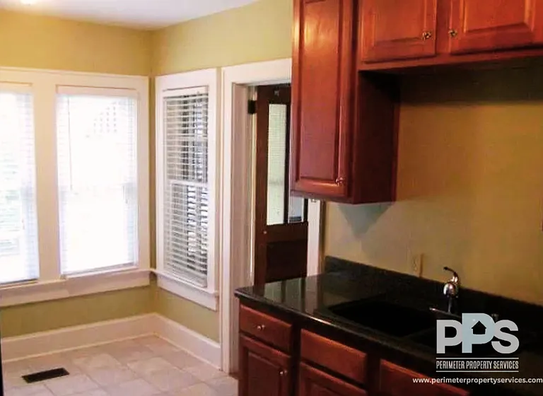 1275 Winburn Dr — Photo 2