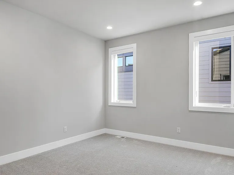 1113 N 39th Ct — Photo 20