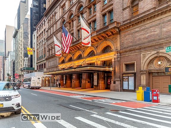 5th image of 117 W 58th St APT 12E