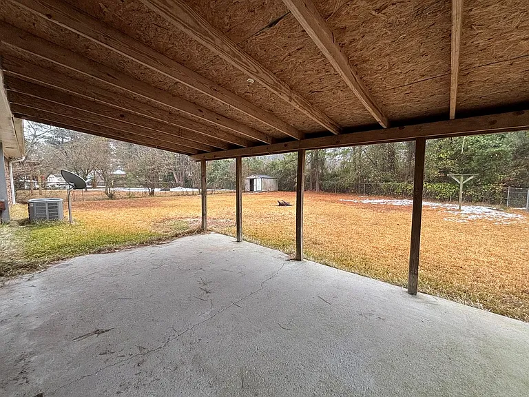 102 Hillside Ct — Photo 24