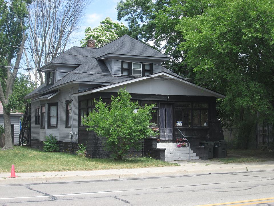 1st image of 530 E Apple Ave