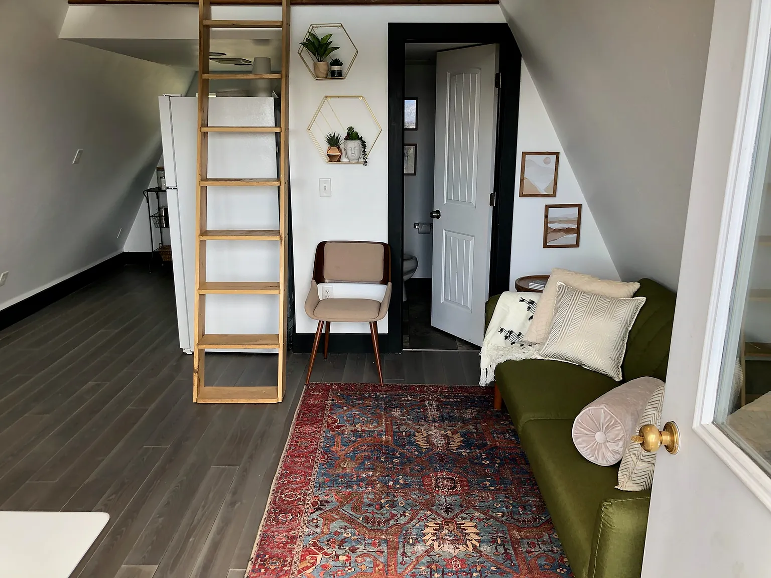 Studio, 380 sqft, $1,500 — Photo 3