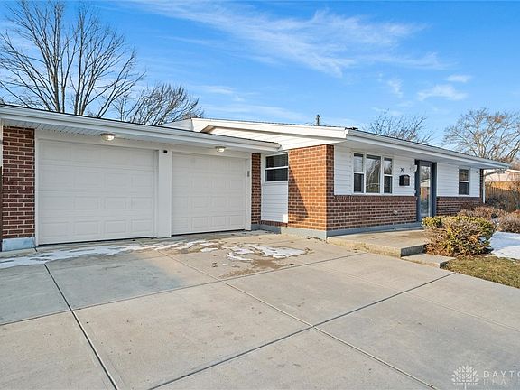 2nd image of 342 Winnimac Ave