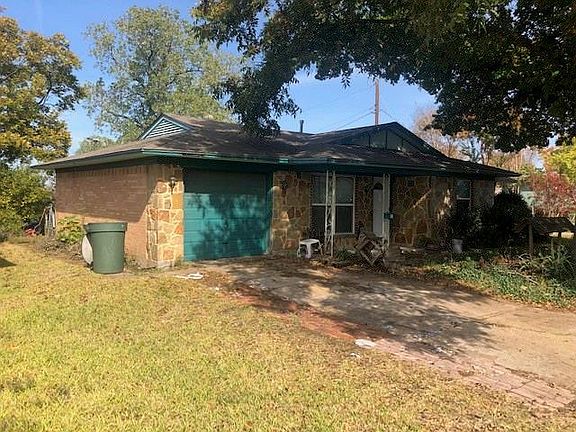 2nd image of 925 E Daugherty Dr