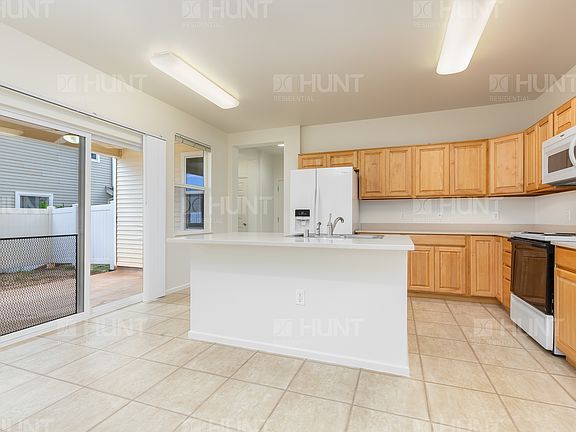 4th image of 940 Murray Dr