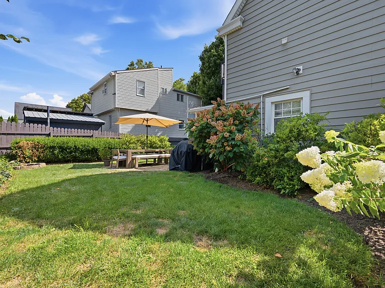 305 Centennial Ave — Photo 38