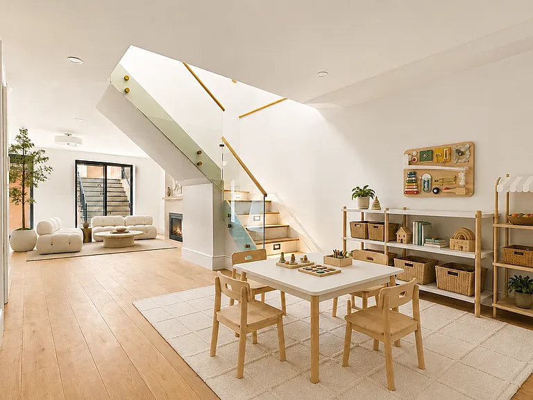 65 4th Pl #TRIPLEX — Photo 9