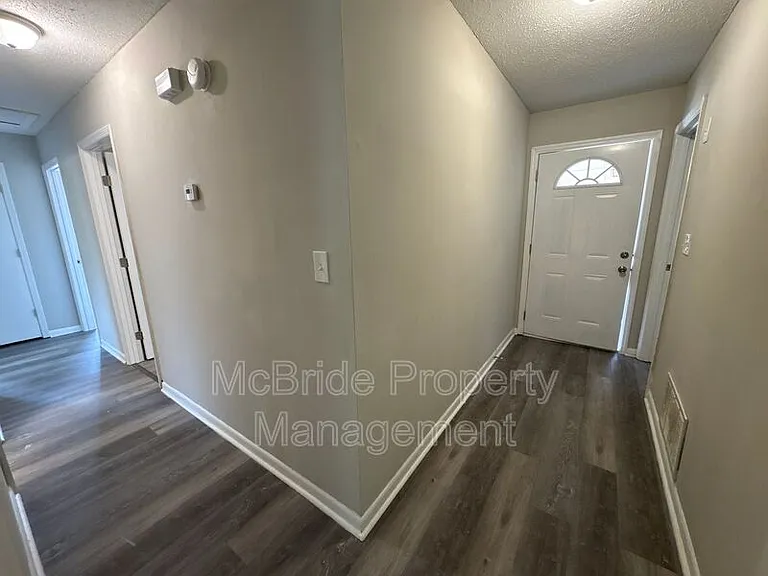2941 Rollingwood Dr — Photo 3