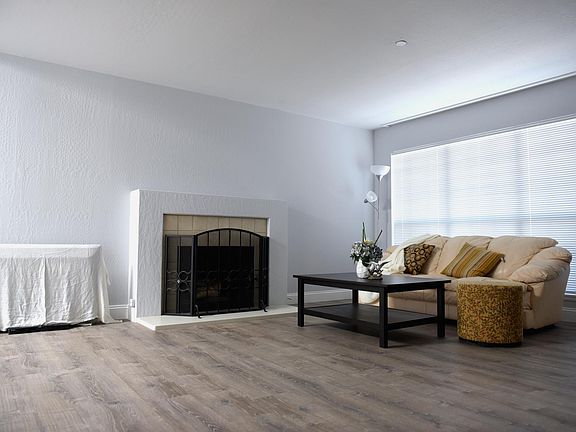 5th image of 1688 Samedra St