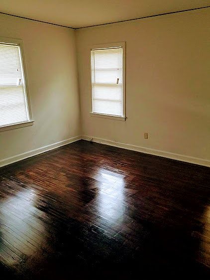 2nd image of 3518 Wilshire Rd