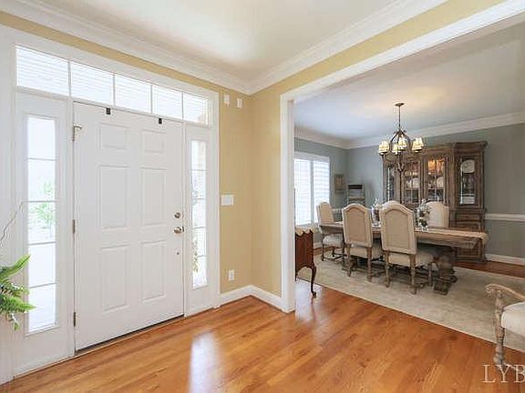 4th image of 137 Beacon Hill Pl