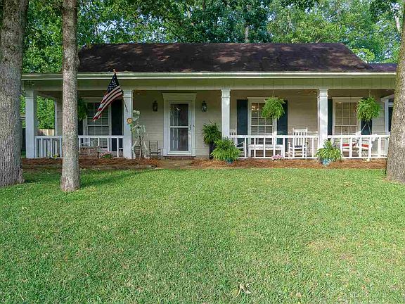 2nd image of 253 Bay Park Dr