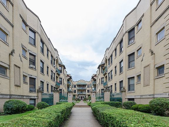2nd image of 5522 S Cornell Ave APT 1W