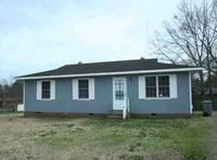 2425 Shawnee Dr, Sanford, NC 27332
