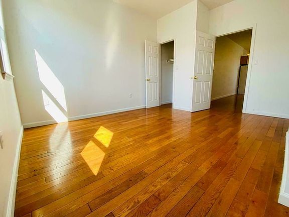 4th image of 30 Driggs Ave #3RF