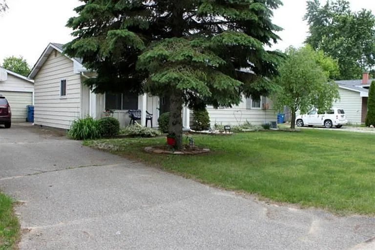 315 Fairfield Ave photo 1