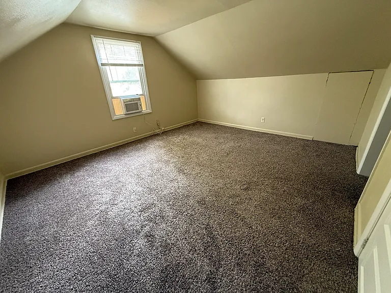 515 N Meridian St #4 — Photo 9
