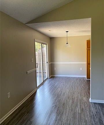 5th image of 1772 Hardy Dr