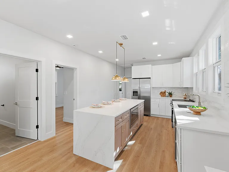 309 E Selma Ave — Photo 6