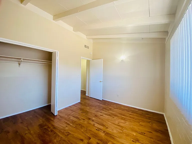 Swan Court Apartments - 1 and 2 Bedroom Homes! — Photo 25