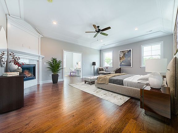 4th image of 301 Orenda Cir