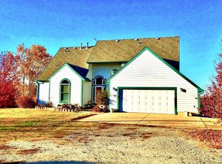 308 S Brenda Ln, Salina, KS 67401