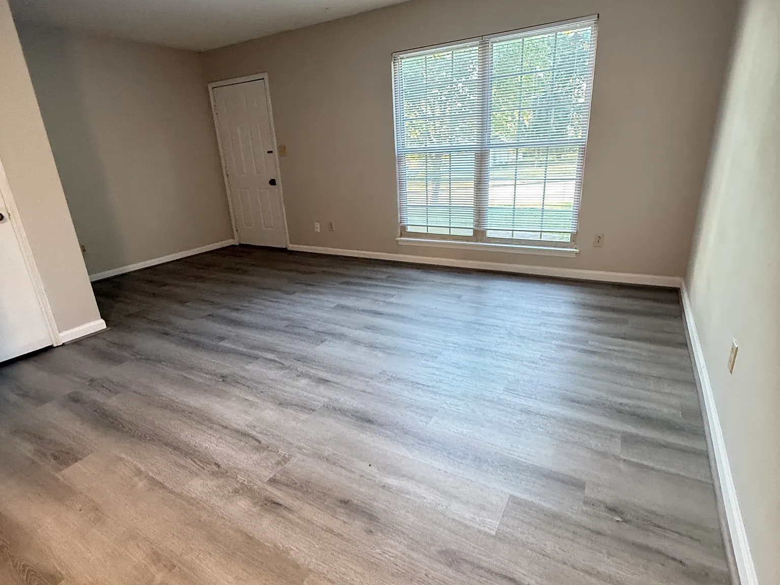 1 bed, 720 sqft, $800 — Photo 3