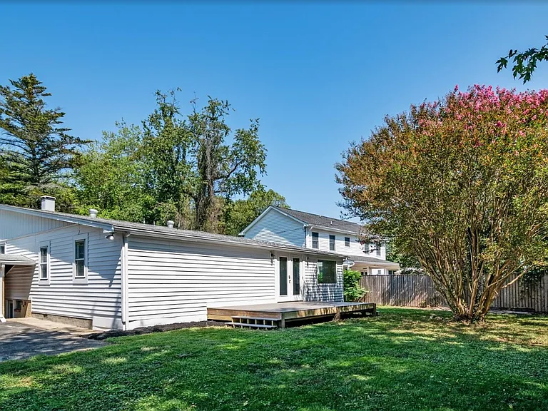 623 Burley Rd — Photo 22