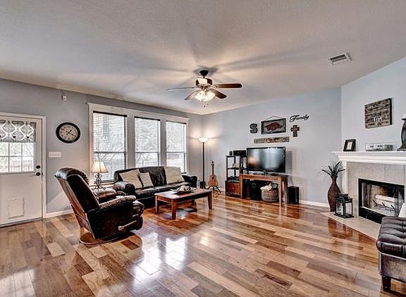 5th image of 1014 Heritage Park Dr