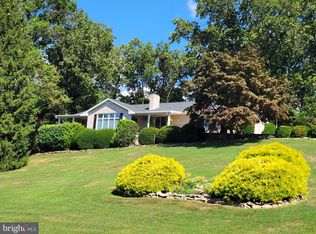 13741 Villa View Dr W, Waynesboro, PA