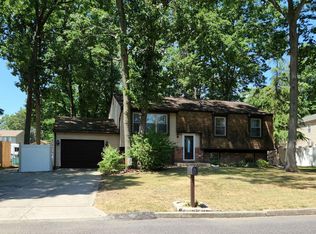 70 Winfield Rd, Sicklerville, NJ 08081