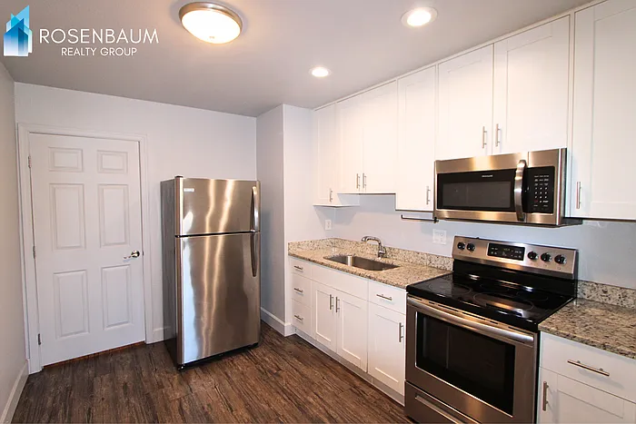 550 W 9th St #1 — Photo 2