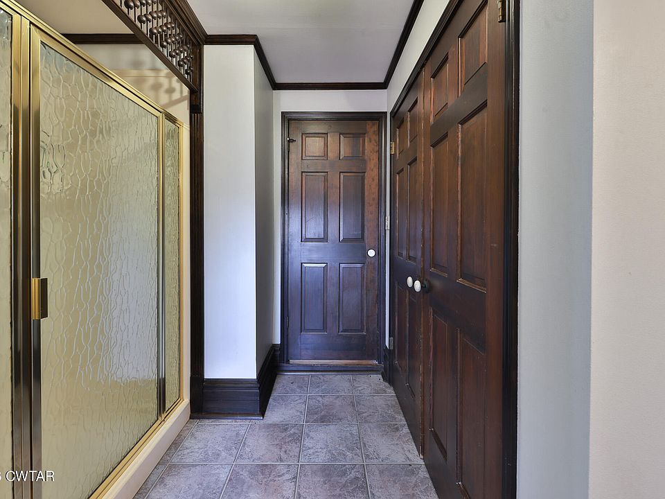 13th image of 203 N McCombs St