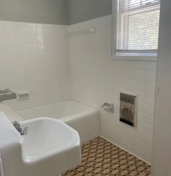 100 E Stewart Rd #3 — Photo 4