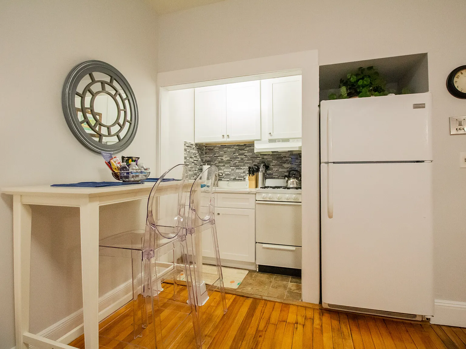 Studio, 1.0 bath, 450 sqft, $3,990 — Photo 3