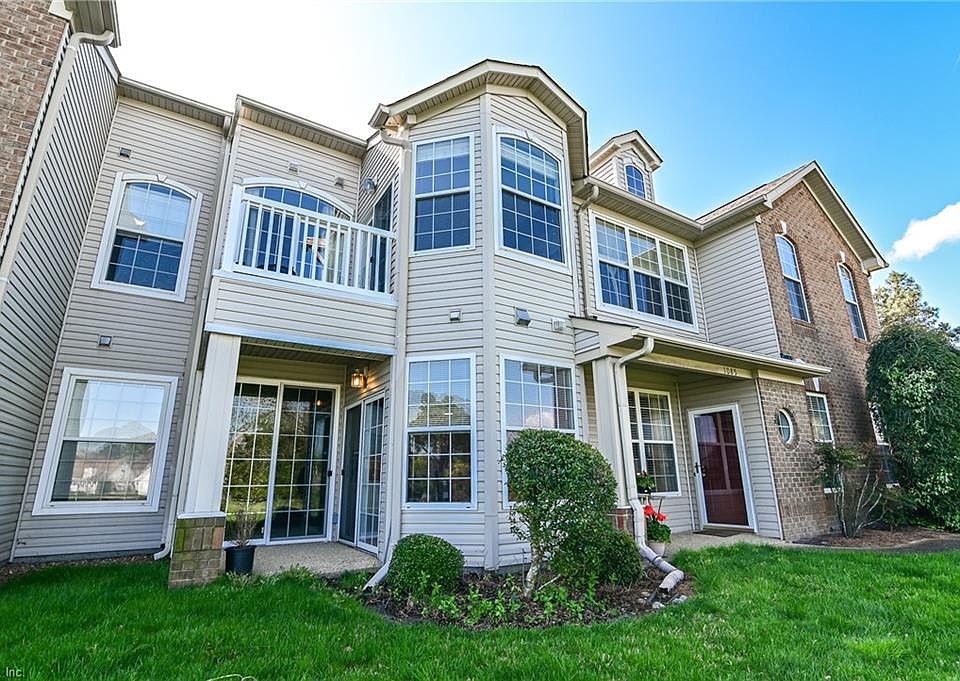 1st image of 1085 Grand Oak Ln #127