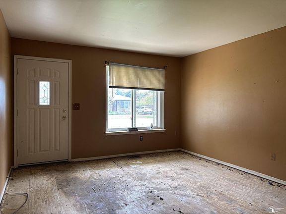 5th image of 34373 Virgil St