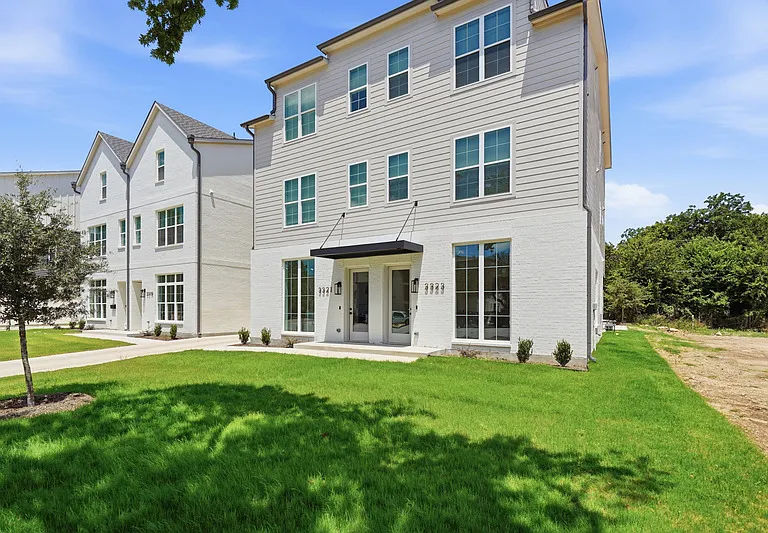 3323 S University Dr — Photo 1