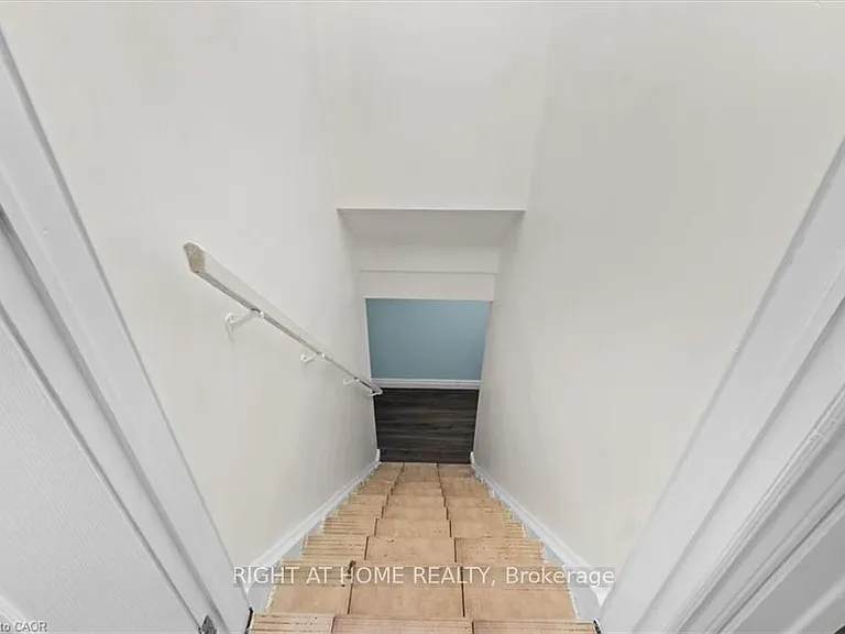 134 Victor Blvd #LOWER LEVEL — Photo 2