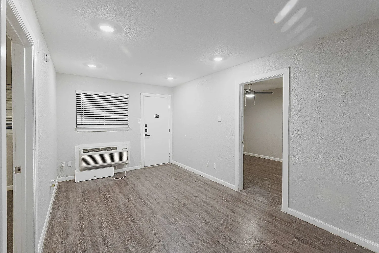 2 bed, $1,088 — Photo 3