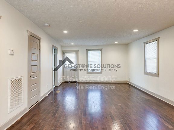 5th image of 1018 Clemmons St